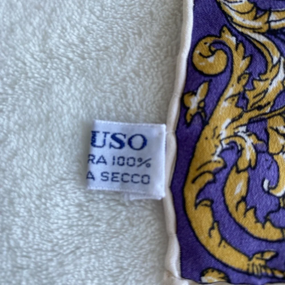 Vintage Caruso Printed Scarf 100% Seta Pura Purple Gold Graphic Print Old Money‎
